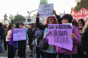 Thousands protest against femicides in massive Ni Una Menos march