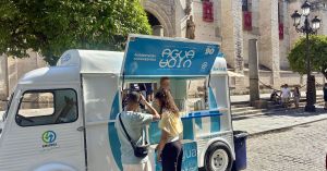 ¡Agua fresca para los turistas!