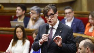 Los primeros presupuestos de Illa afrontan el primer examen en el Parlament de la mano de ERC y Comuns