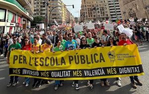 La huelga indefinida en la enseñanza pública valenciana se mantiene firme frente al gobierno autonómico