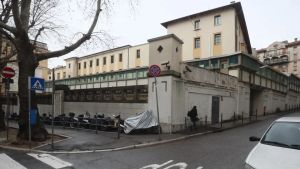 Picchiava la madre e la umiliava ogni giorno spingendola a suicidarsi: arrestata