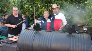 Mit Grillspezialitäten und Cocktail-Bar: Hoffest des MGV Döggingen findet großen Anklang