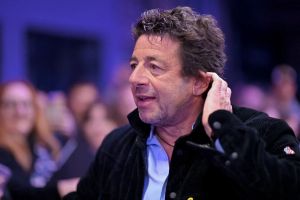 Pièce de théâtre interrompue et concerts annulés jusqu’à l’automne : comment l’appel à la déprogrammation de Patrick Bruel prend de l’ampleur