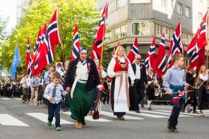 Danmark bør lære af Norge, når det gælder om at fejre sig selv og sit demokrati