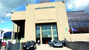 Sistema Sorrento, 6 indagati restano ai domiciliari e 2 misure annullate dal Riesame