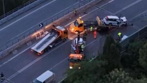 Iseo, frontale fuori dalla galleria: morte due sorelle di 23 e 14 anni /