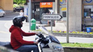 La tassa sulla salute per i vecchi frontalieri fa tremare i bilanci dei comuni di confine