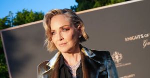 Sharon Stone declara ter sido vítima de agressão; entenda