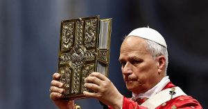 Lejos del Papa, cerca de Dios