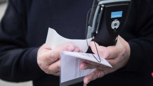 Klar besked til elbilister i Randers: Flyt din bil inden for fire minutter - ell...
