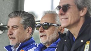 El mercado del Oviedo espera al banquillo: pausa en los fichajes tras el acelerón inicial y dos atacantes que gustan