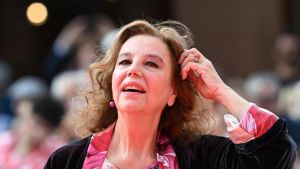 Stefania Sandrelli: “Felicissima dei miei 80 anni. La morte di Gino Paoli? Terribile, di notte continuo a piangere”
