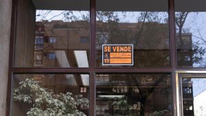 Uno de cada tres jóvenes y la mitad de los inmigrantes están en situación de pobreza tras pagar su vivienda