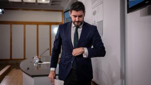 Comunicación anti institucional