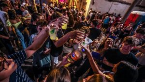 El consumo habitual de alcohol entre los jóvenes españoles cae un 60% en las dos últimas décadas