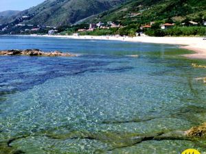 Mare pulito, è Pollica la regina dell'estate: le cinque Vele anche ad Amalfi, Capri e Procida