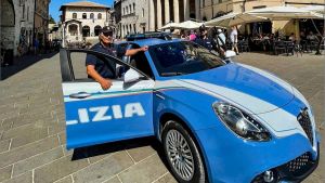 Carrozziere fermato mentre guida con tasso alcolemico tre volte superiore al limite, l’auto era di una cliente