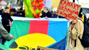 Kanaky-Nouvelle-Calédonie : un non-lieu général ordonné pour 14 militants kanaks persécutés, dont Christian Tein