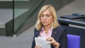 Wie sich Mehrbelastungen in der Pflege verhindern ließen
