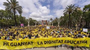 Los profesores llaman a la huelga y a 