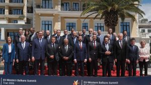 Meloni a Reggio Calabria, salta il vertice Balcani-Ue in Montenegro. La polemica