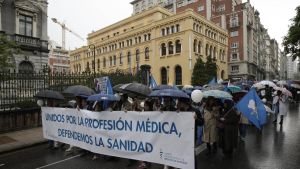 Más de 400 médicos asturianos apoyan una huelga indefinida en otoño, asegura el SIMES