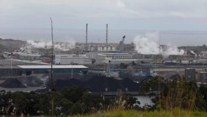 Asturiana de Zinc anuncia un ERE para su personal fuera de convenio