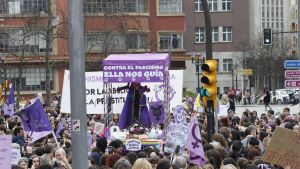 Polémica a la vista en Gijón: La Santina Queer denunciada por Abogados Cristianos volverá a las calles en la manifestación de la Vivienda