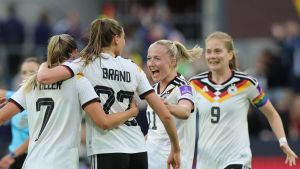 DFB-Frauen lösen WM-Ticket - Müller feiert Traumdebüt