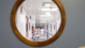 Déserts médicaux, fermeture des maternités… Comment lobbies et macronistes font dérailler les textes malgré l’urgence