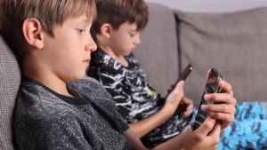 Interdire les cellulaires ne suffira pas