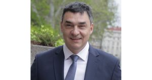 Грешката ми е, че не започнах с “Искам повече пари за майките”