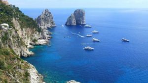 Capri, concessioni per i lidi balneari: il Tar boccia le proroghe, sono «illegittime»