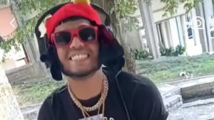 Il trapper di “Santa Bronx” contro il sindaco: «O mangi o vieni mangiato»