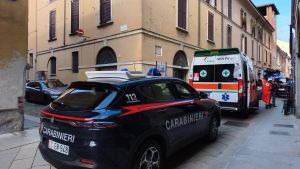 In troppi nello stesso b&b: rissa in pieno giorno tra ospiti e proprietari