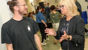 Politik-Aktivist Arne Semsrott liest in Stadtbibliothek