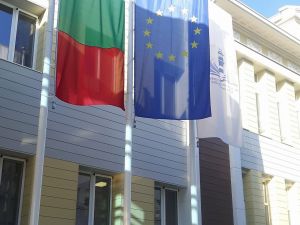 Легендата за „бъгването“ се срина: Родители проплакаха пред Флагман.бг след солени наказания при приема за първи клас