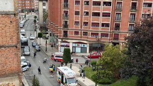 Dos heridos en un accidente en un accidente de tráfico en una de las calles con más tráfico de Oviedo