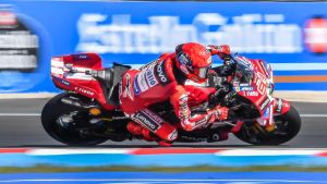 MotoGp, la sprint in Ungheria: dominio Marquez e vittoria Ducati, davanti ad Acosta e Bezzecchi