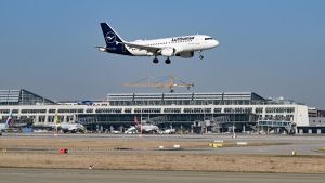 Medizinischer Notfall: Lufthansa-Flieger muss zwischenlanden