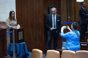 Source close to Netanyahu admits MKs were told to record comptroller votes — report