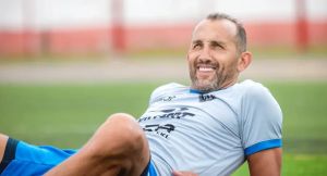 Barcos, la historia detrás de su llegada a Cristal y qué implica fichar a un goleador de 42 años por seis meses