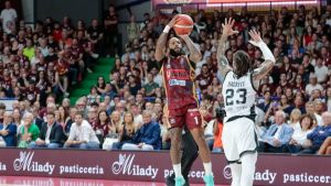 Basket, la Reyer rimonta e vola in finale: battuta la Virtus Bologna