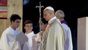 La visita del Papa a España, en directo | La plaza de Cibeles, preparada para acoger hoy a un millón de personas en la misa del Pontífice