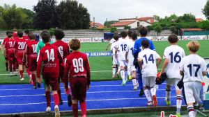 Rissa tra i papà al torneo di calcio dei ragazzini, arrivano i carabinieri
