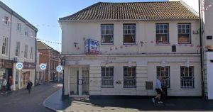 Former bank offices can become new town centre flat