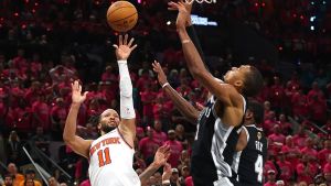 Knicks fever drowns out World Cup fervor