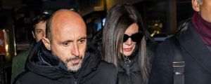 Strage di Crans-Montana, in aula i Moretti fanno le vittime. Ma le chat WhatsApp li smentiscono
