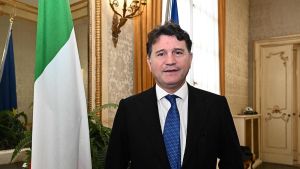 Francesco Silvestro, senatore di FI accusato di violenza sessuale da una imprenditrice. Lui nega: stupito e dispiaciuto