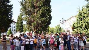 La emocionante llegada a Asturias de 24 niños ucranianos con padres fallecidos o desaparecidos en la guerra: 